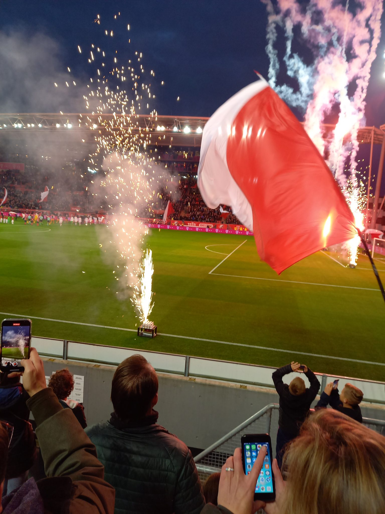 JO14-2 viert feestje bij en met FC Utrecht