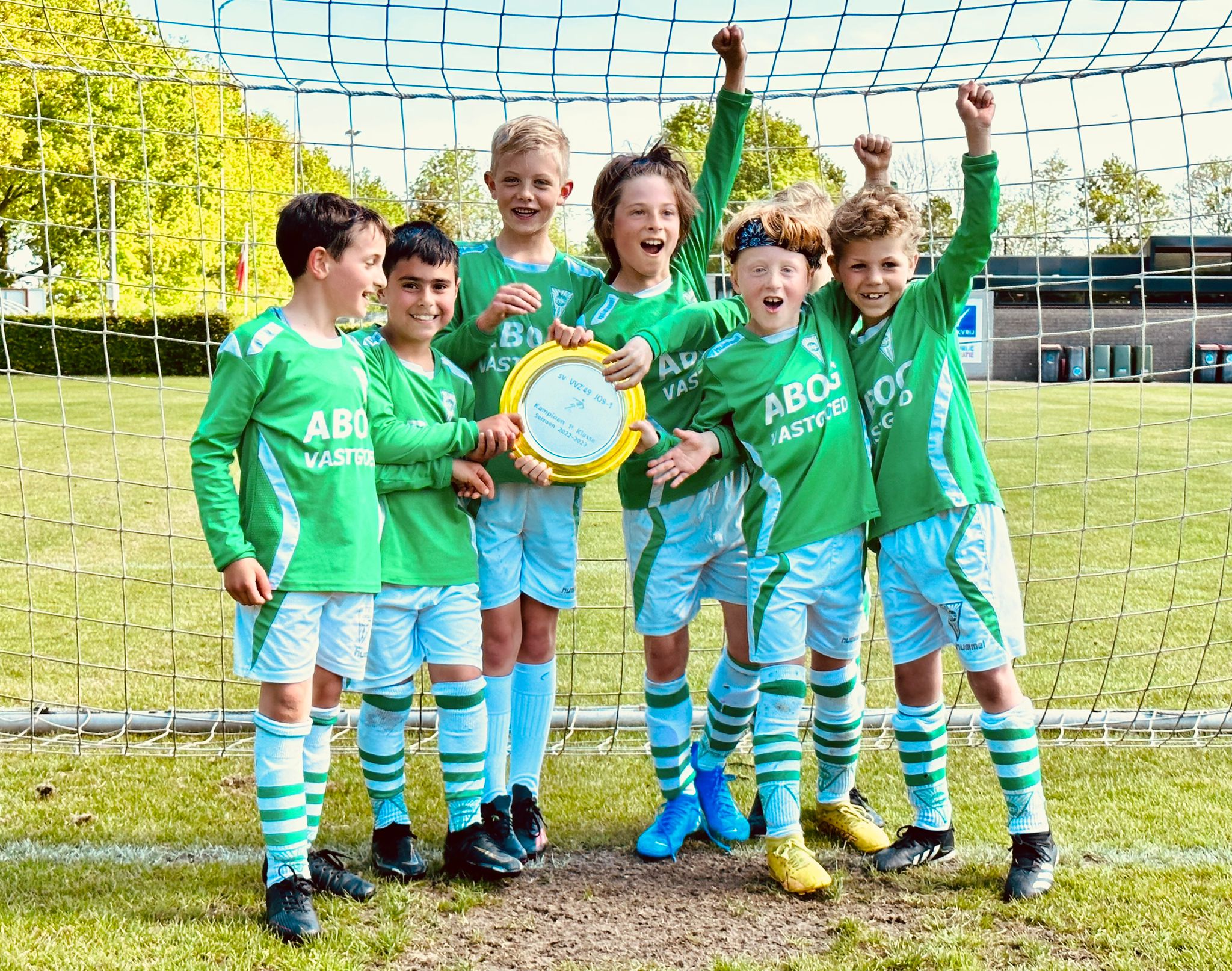 Galerij der Groten: J09-1 Kampioen!