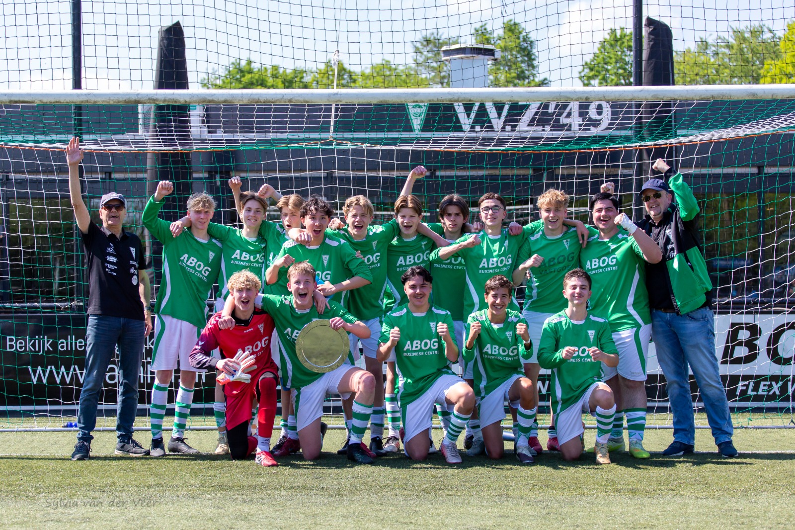 Unieke prestatie: VVZ ’49 JO16-1 pakt de 'Treble'!