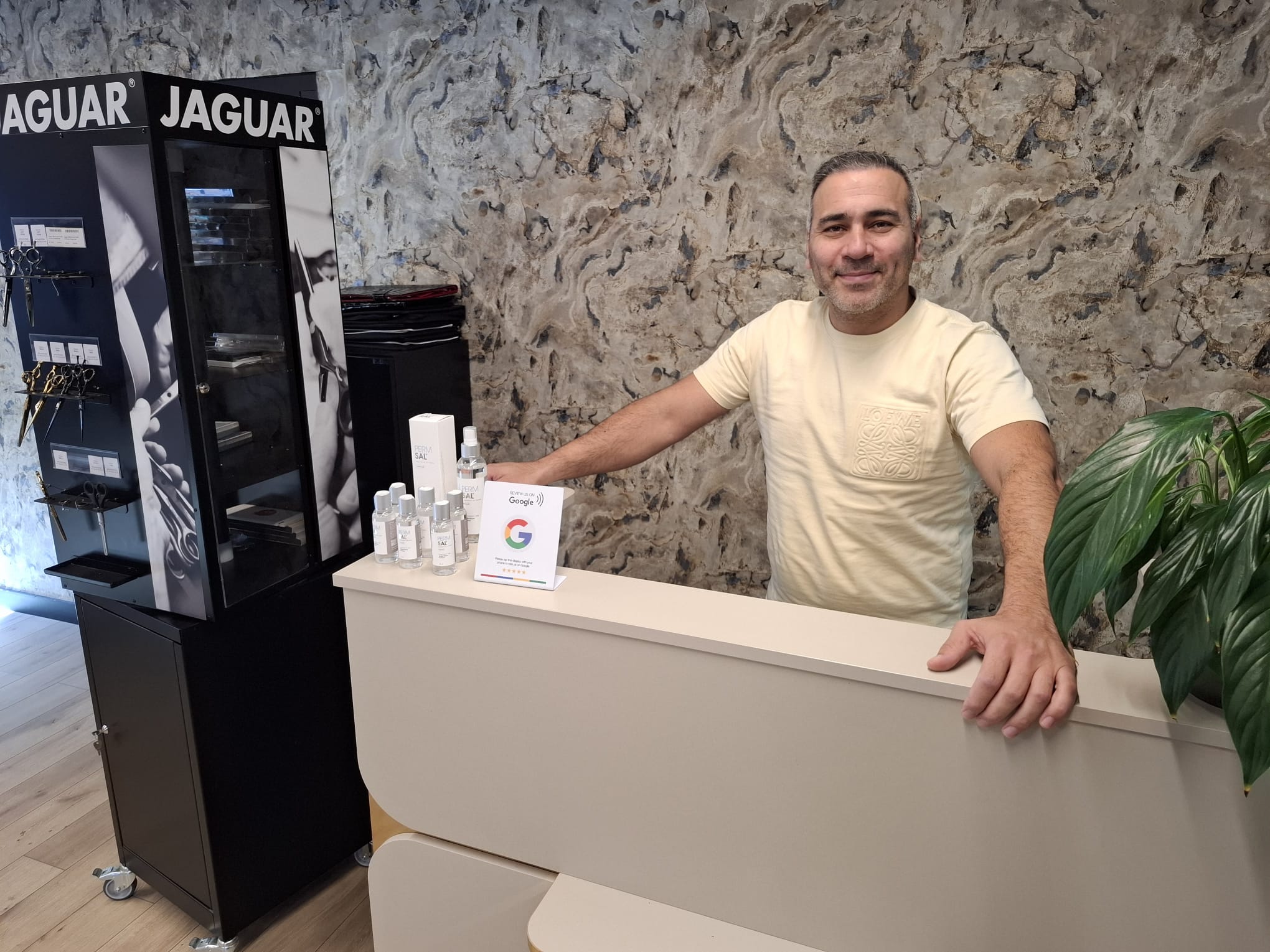 VVZ'49-sponsor Umut Sahingoz van DSS en Glowy Body:.. ‘we willen dat mensen zich prettig voelen’
